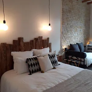 Bed & Breakfast Charmes En Le Charme Atypique